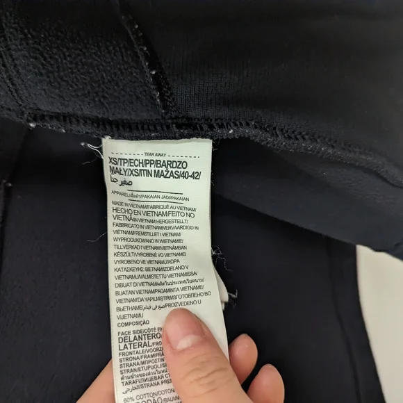 Under Armor black zip hoodie jacket, XS - Picture 7 of 8